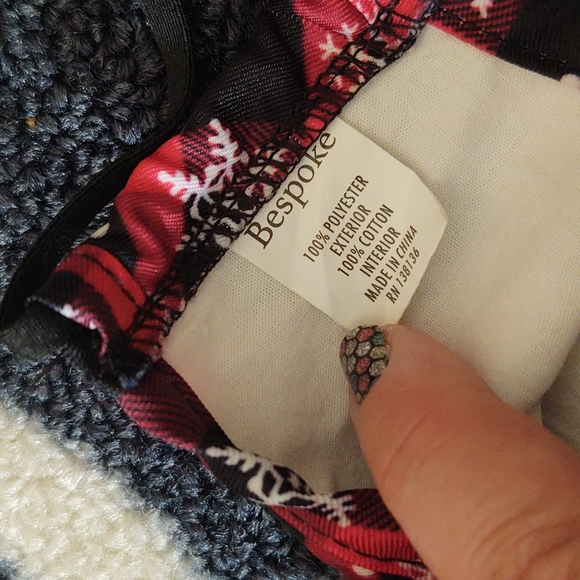 Bespoke Winter-Themed Adult Face Masks -Set of 2 - EUC - Picture 8 of 12